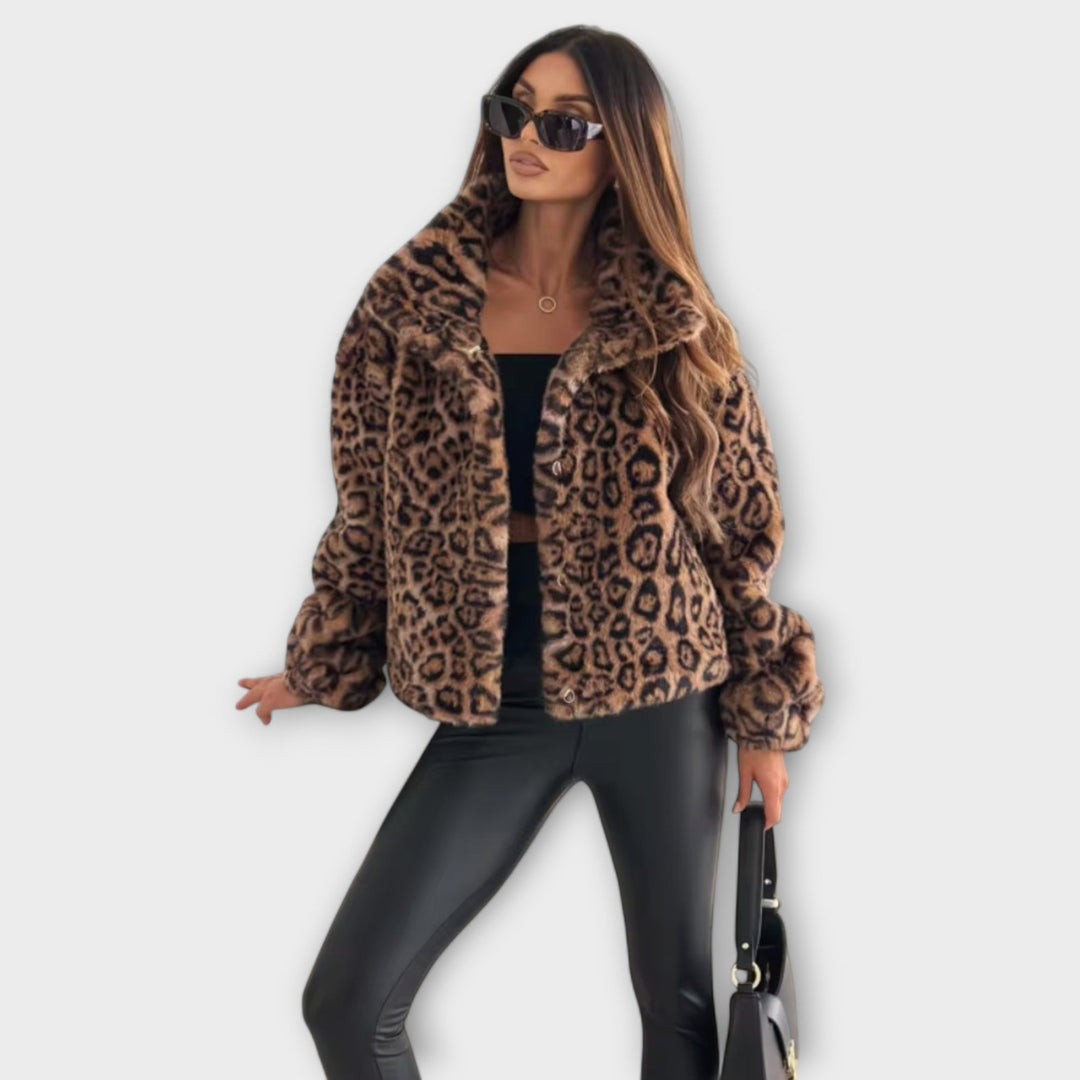 Eleonora – Leopardenmusteriger Mantel