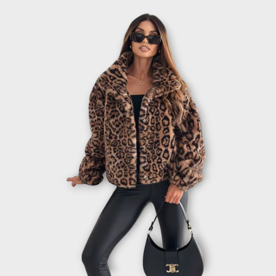 Eleonora – Leopardenmusteriger Mantel