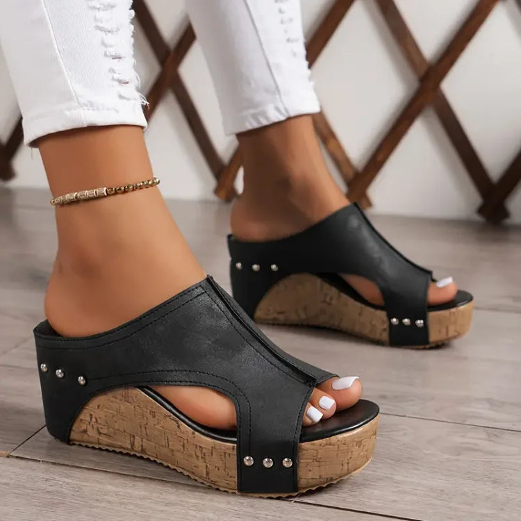 MELISSA – Kiváló minőségű, ék alakú sarkú szandál