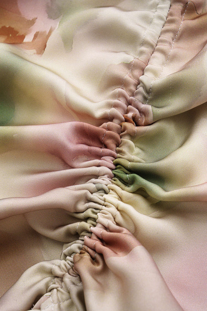 Božena – Kivágott mini ruha tie-dye mintával